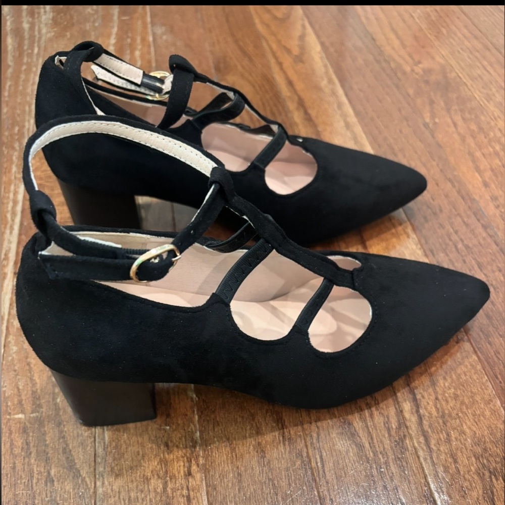 Cross Straps Pointy Toe Chunky Heels